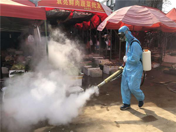 湖南工業(yè)職院學(xué)子勇當(dāng)先鋒，彰顯黨員本色