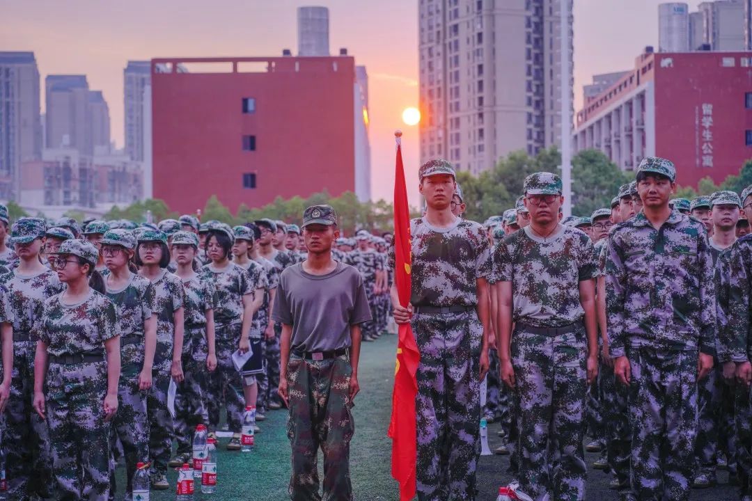 軍訓(xùn)ing~每一幀都是青春的樣子